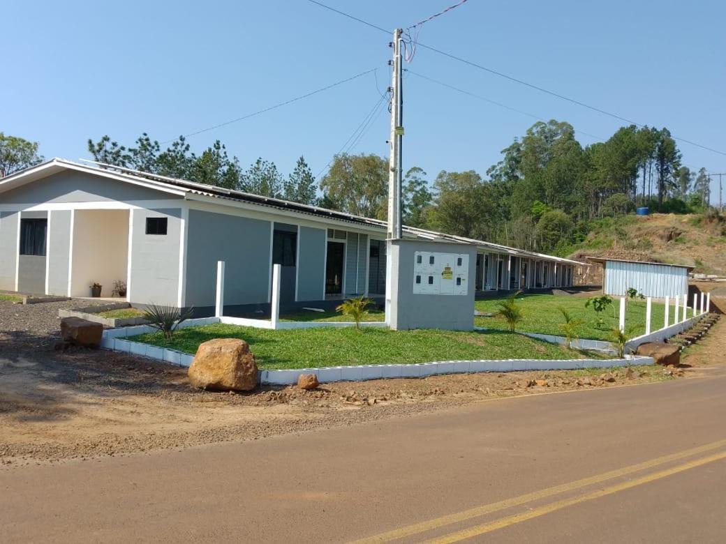 Hotel, Pousada E Residencial Apoena Palmitos Exterior photo